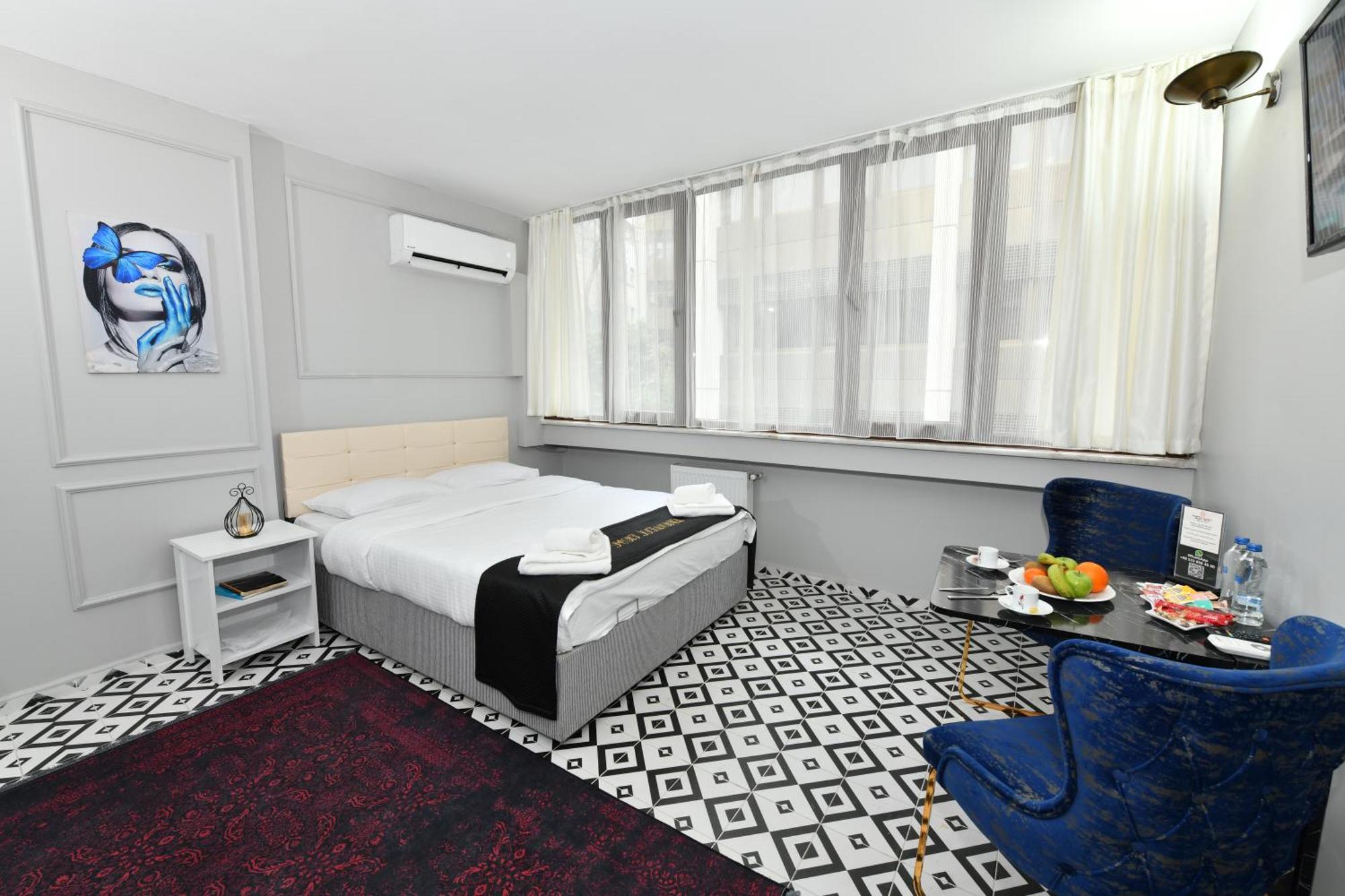Port Otel *